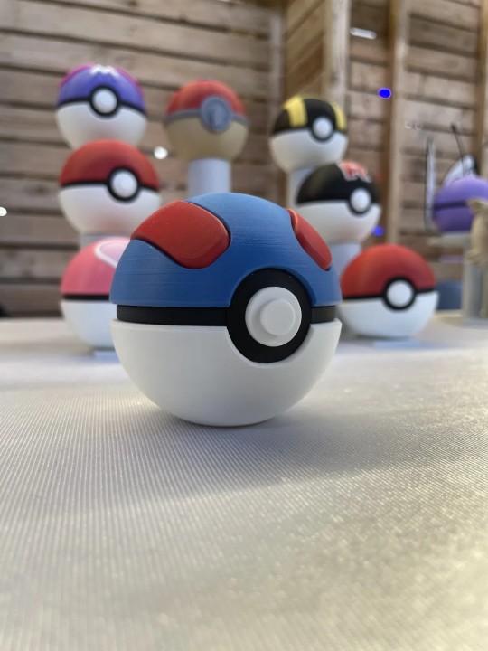 Poké Ball Super Ball