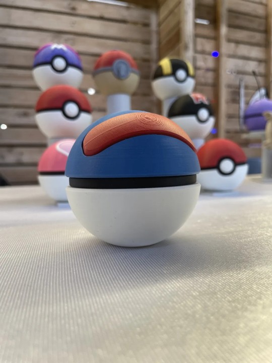 Poké Ball Super Ball