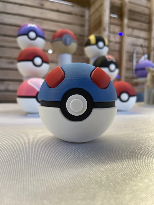 Poké Ball Super Ball